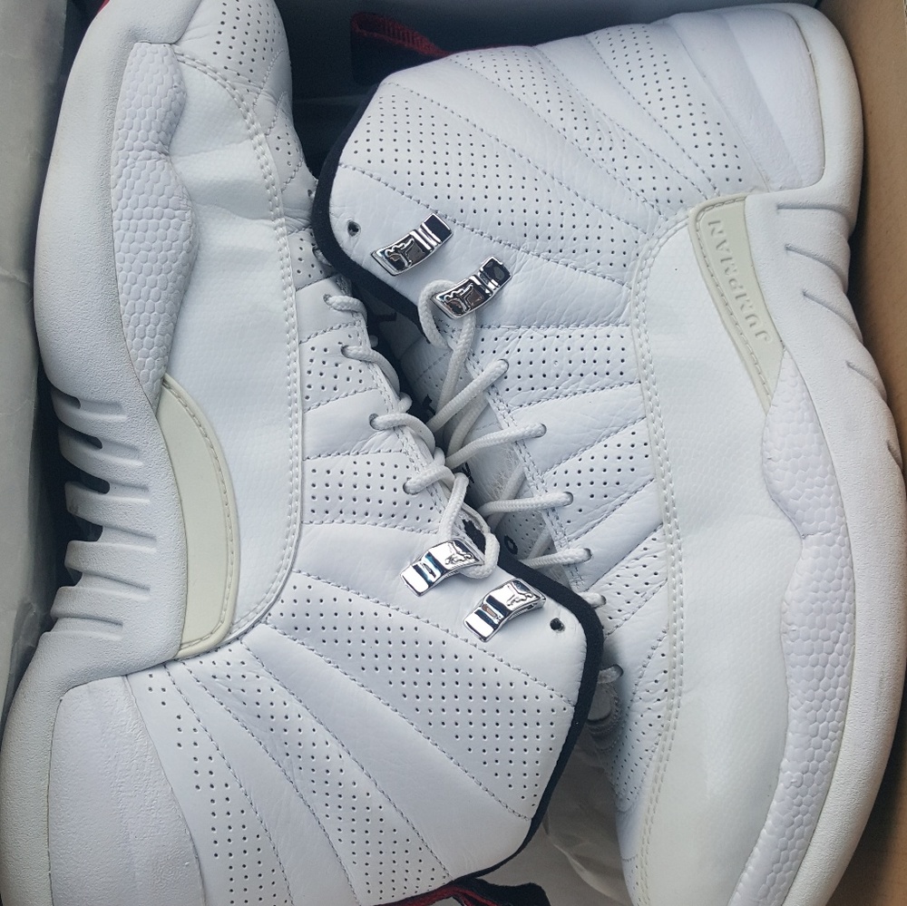 Jordan Retro 12 "Rising Sun" (2009) Size 7.5